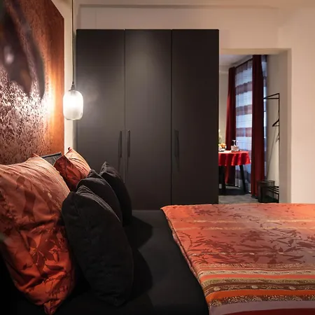 Laubennest 2